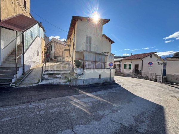 casa indipendente in vendita a Lettomanoppello in zona Lavino Chiuse