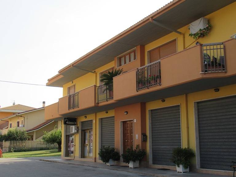 locale commerciale in vendita a Loreto Aprutino