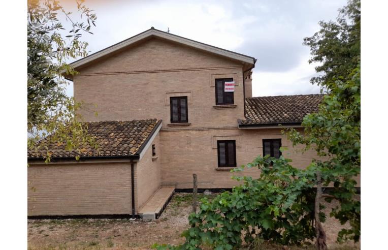 casa indipendente in vendita a Loreto Aprutino in zona Santa Maria in Piano