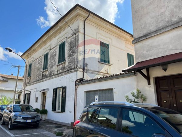 appartamento in vendita a Loreto Aprutino in zona Palazzo