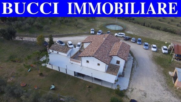 casa indipendente in vendita a Loreto Aprutino in zona Pallante