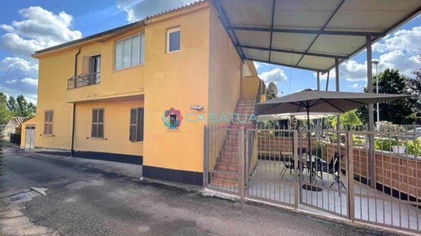 casa indipendente in vendita a Loreto Aprutino in zona Cartiera