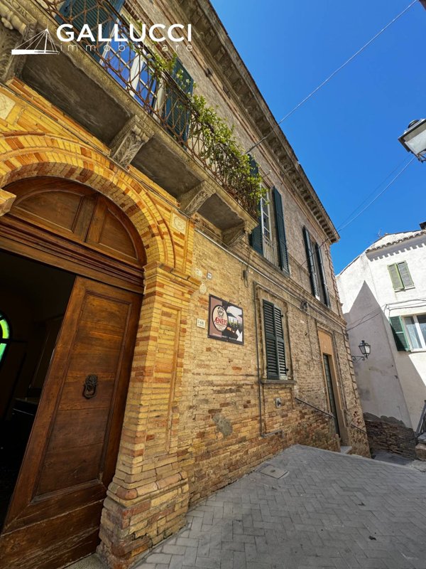 appartamento in vendita a Loreto Aprutino in zona Palazzo