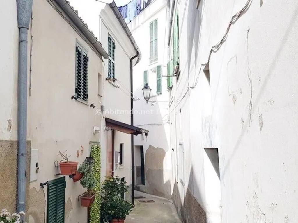 casa indipendente in vendita a Loreto Aprutino