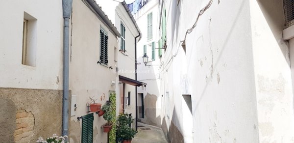 casa indipendente in vendita a Loreto Aprutino