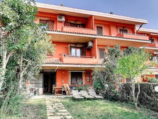 casa indipendente in vendita a Loreto Aprutino