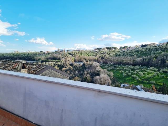 casa indipendente in vendita a Loreto Aprutino