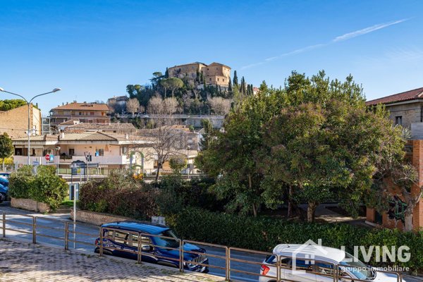 appartamento in vendita a Loreto Aprutino