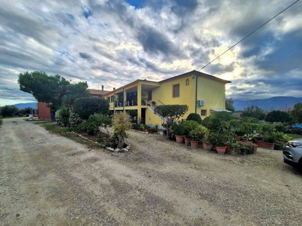 appartamento in vendita a Loreto Aprutino in zona San Quirico