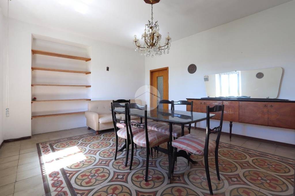 casa indipendente in vendita a Loreto Aprutino