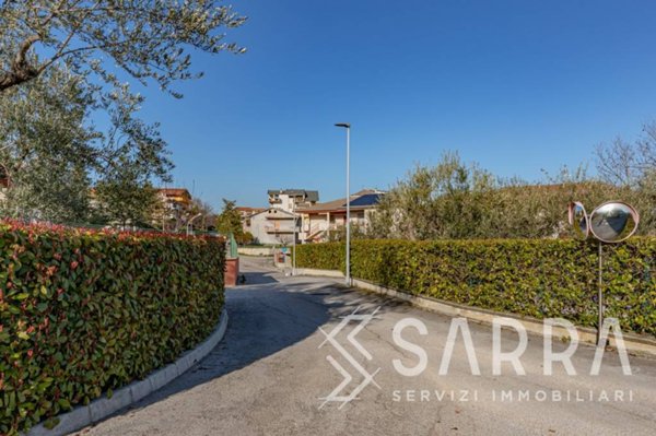 casa indipendente in vendita a Loreto Aprutino