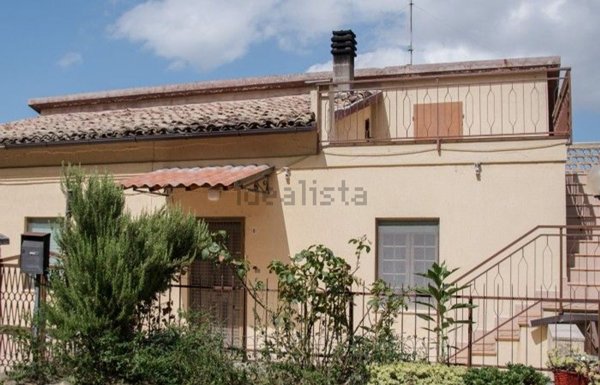 pentavano in vendita a Loreto Aprutino