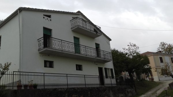 appartamento in vendita a Loreto Aprutino in zona Ferrauto