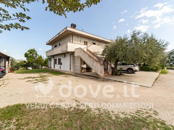 appartamento in vendita a Loreto Aprutino in zona San Pellegrino