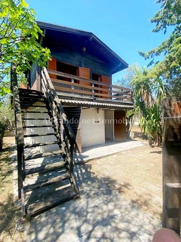 casa indipendente in vendita a Loreto Aprutino