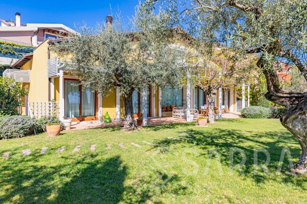 casa indipendente in vendita a Loreto Aprutino
