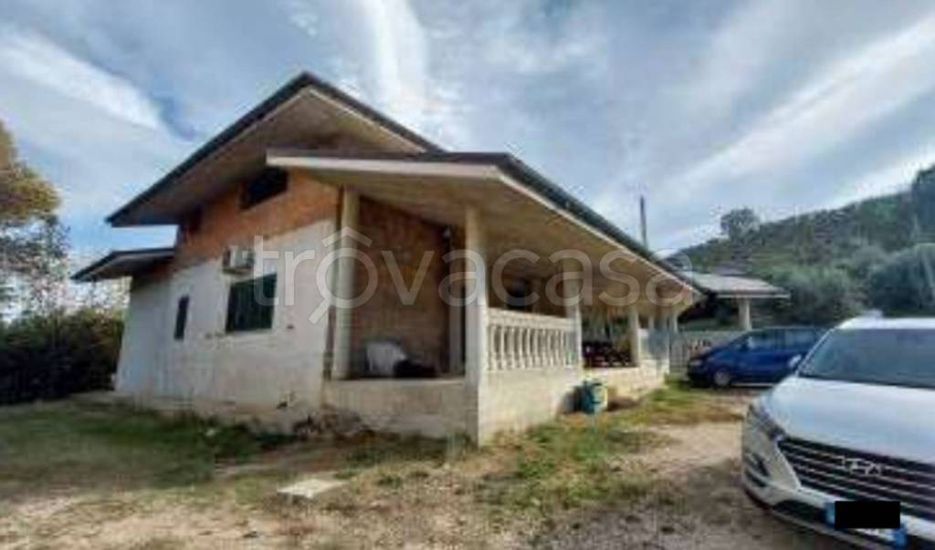 appartamento in vendita a Loreto Aprutino in zona Bufarale