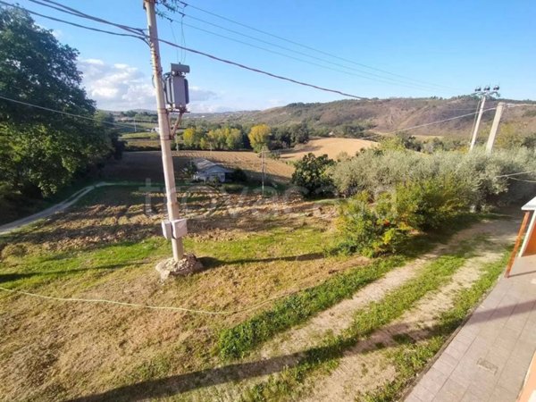 terreno agricolo in vendita a Loreto Aprutino