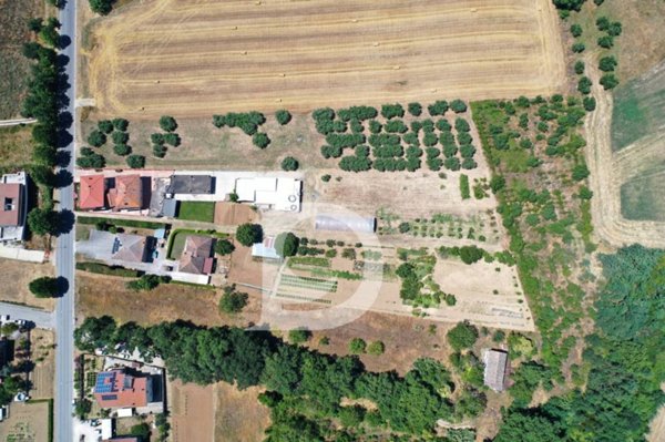 casa indipendente in vendita a Loreto Aprutino in zona Remartello