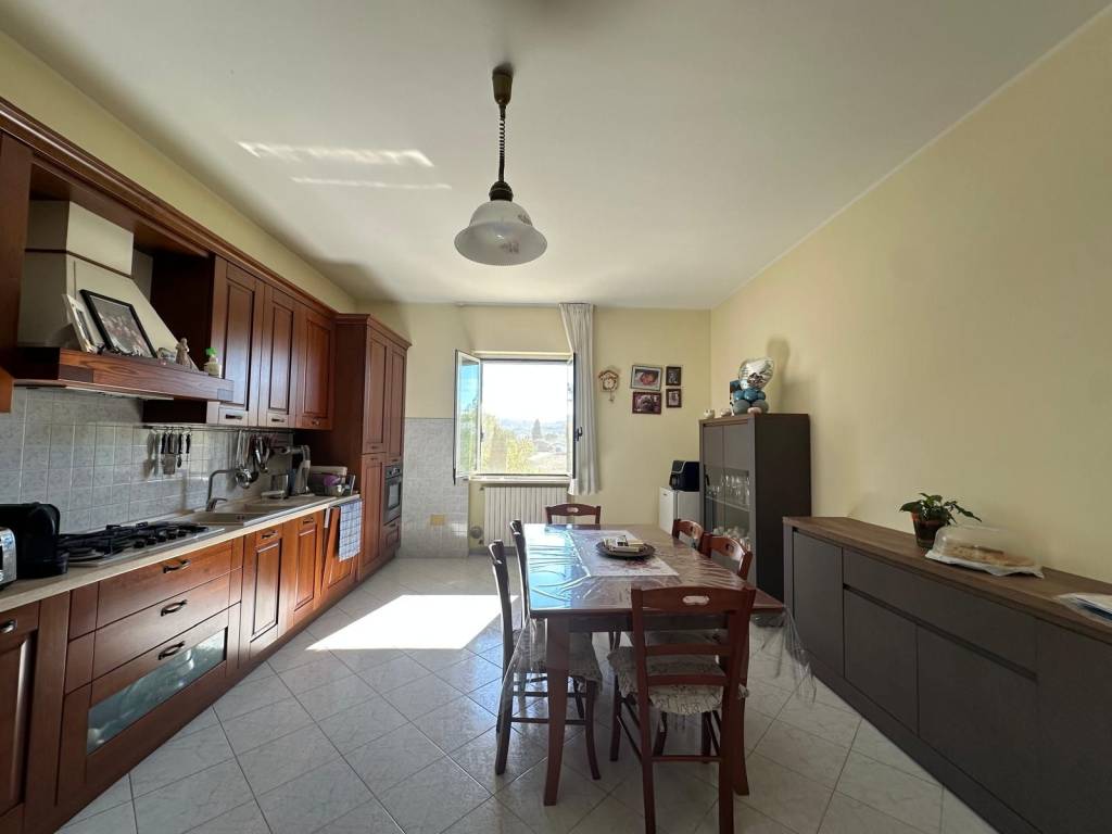 appartamento in vendita a Loreto Aprutino