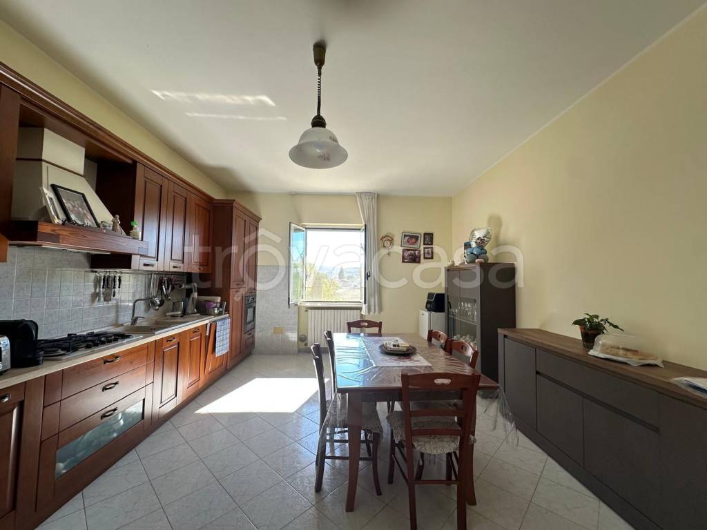 appartamento in vendita a Loreto Aprutino