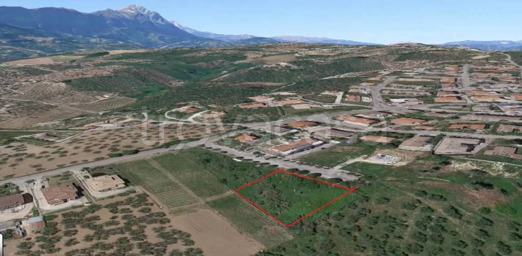 terreno edificabile in vendita a Loreto Aprutino in zona Paterno