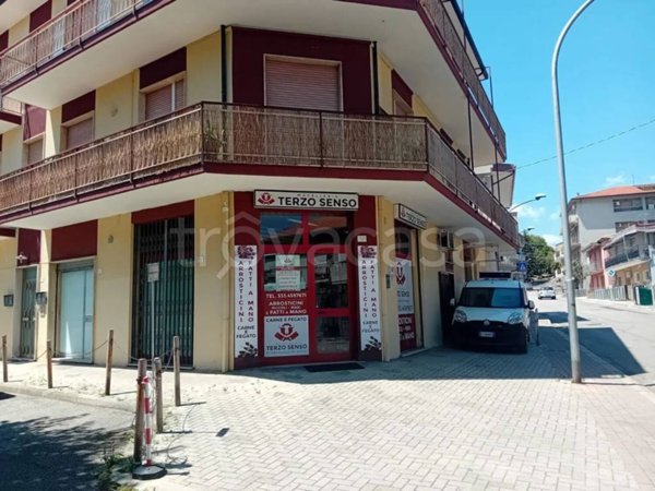 negozio in vendita a Loreto Aprutino