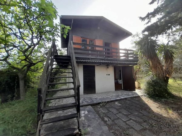 casa indipendente in vendita a Loreto Aprutino