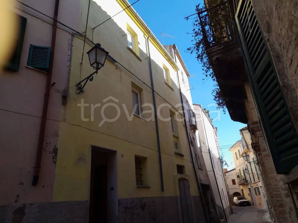 casa indipendente in vendita a Loreto Aprutino
