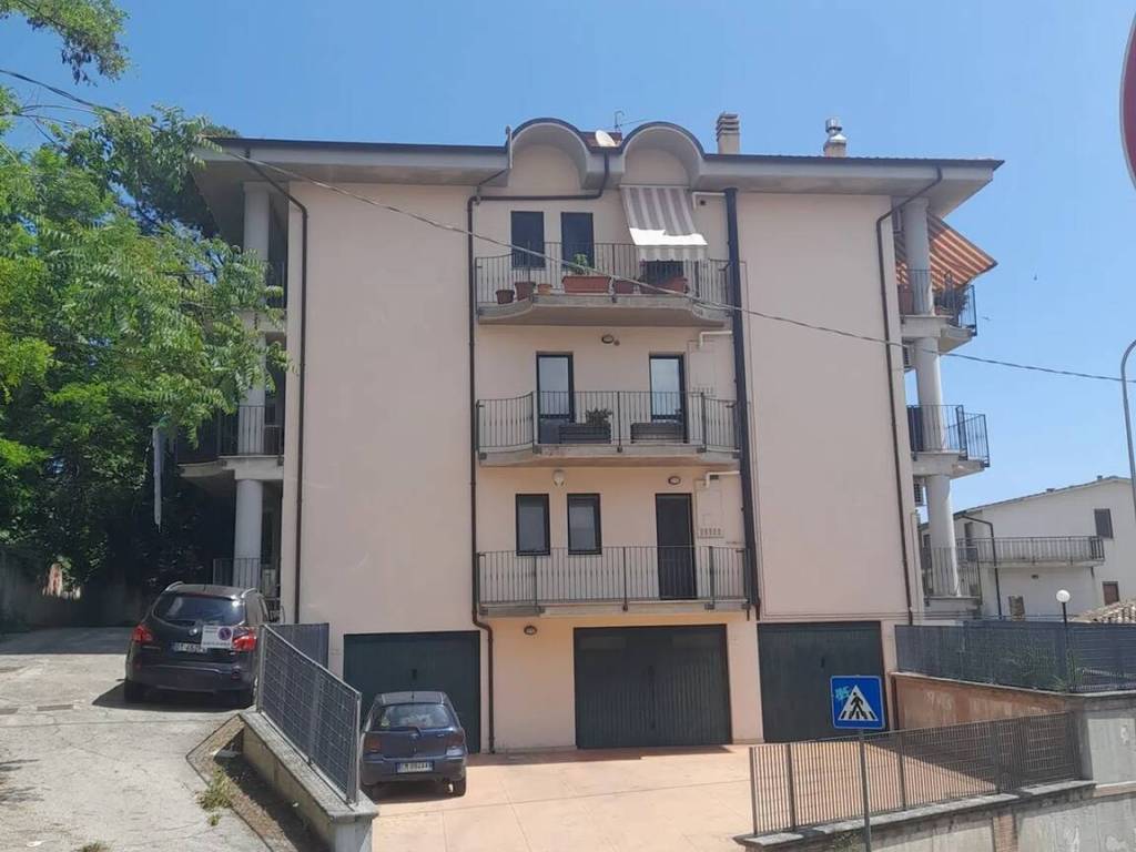 appartamento in vendita a Loreto Aprutino
