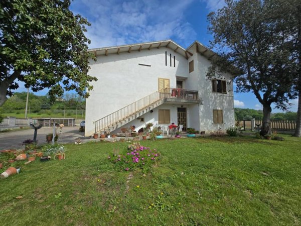 appartamento in vendita a Loreto Aprutino