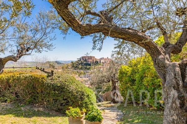 casa indipendente in vendita a Loreto Aprutino