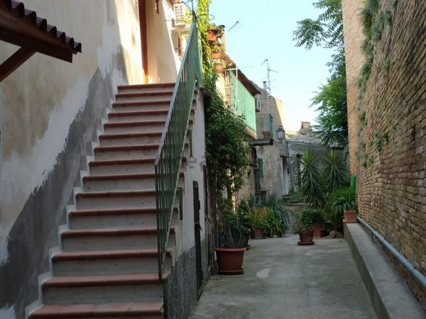 appartamento in vendita a Loreto Aprutino