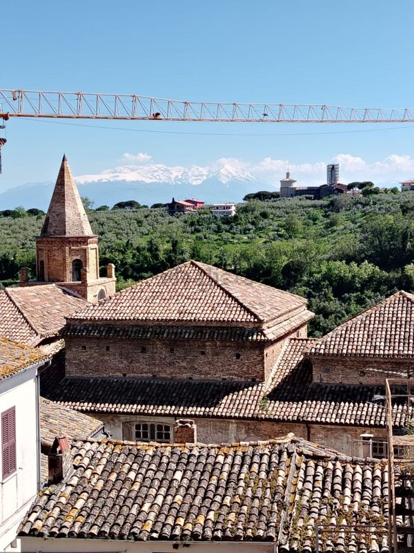 casa indipendente in vendita a Loreto Aprutino