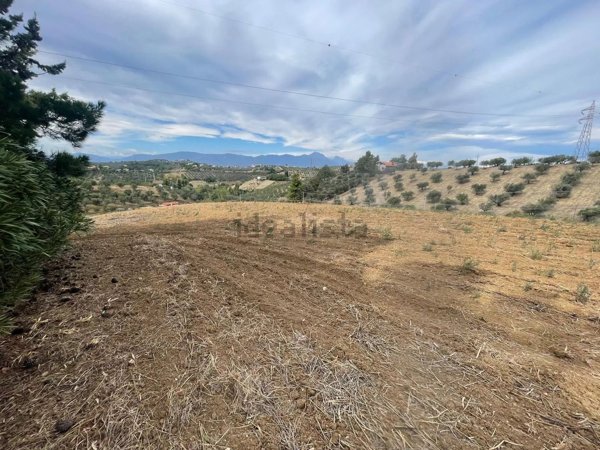 terreno edificabile in vendita a Loreto Aprutino