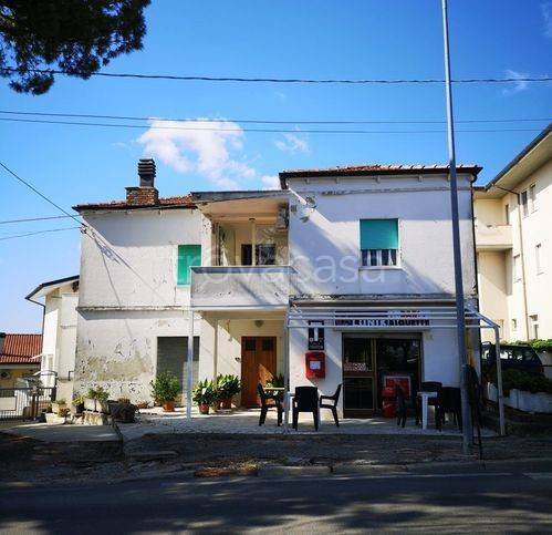 appartamento in vendita a Loreto Aprutino in zona Santa Maria in Piano