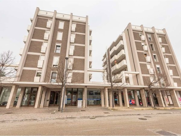 appartamento in vendita a Loreto Aprutino in zona Fornace