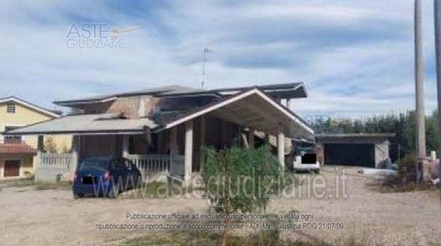 casa indipendente in vendita a Loreto Aprutino in zona Bufarale