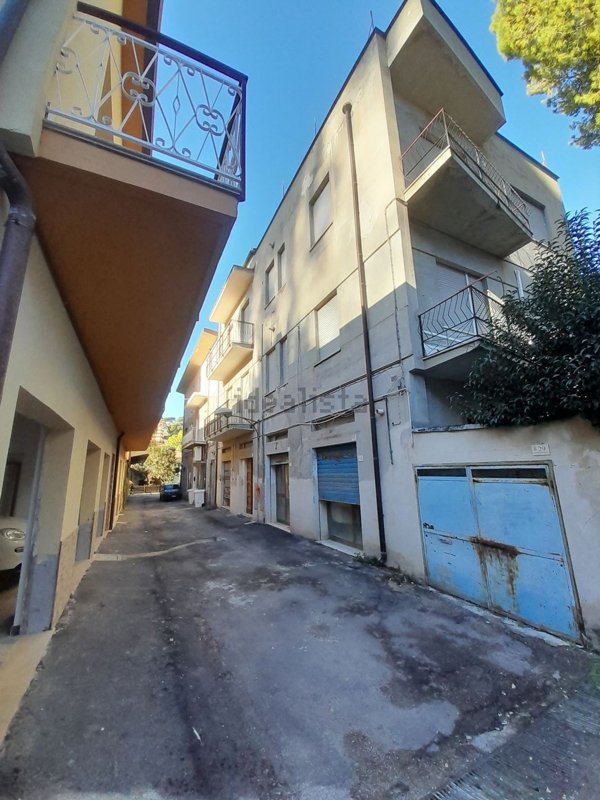 appartamento in vendita a Loreto Aprutino