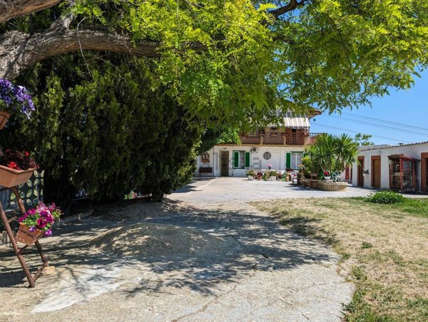 casa indipendente in vendita a Loreto Aprutino in zona Ferrauto