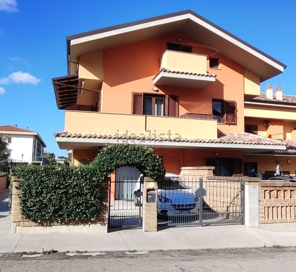 appartamento in vendita a Loreto Aprutino