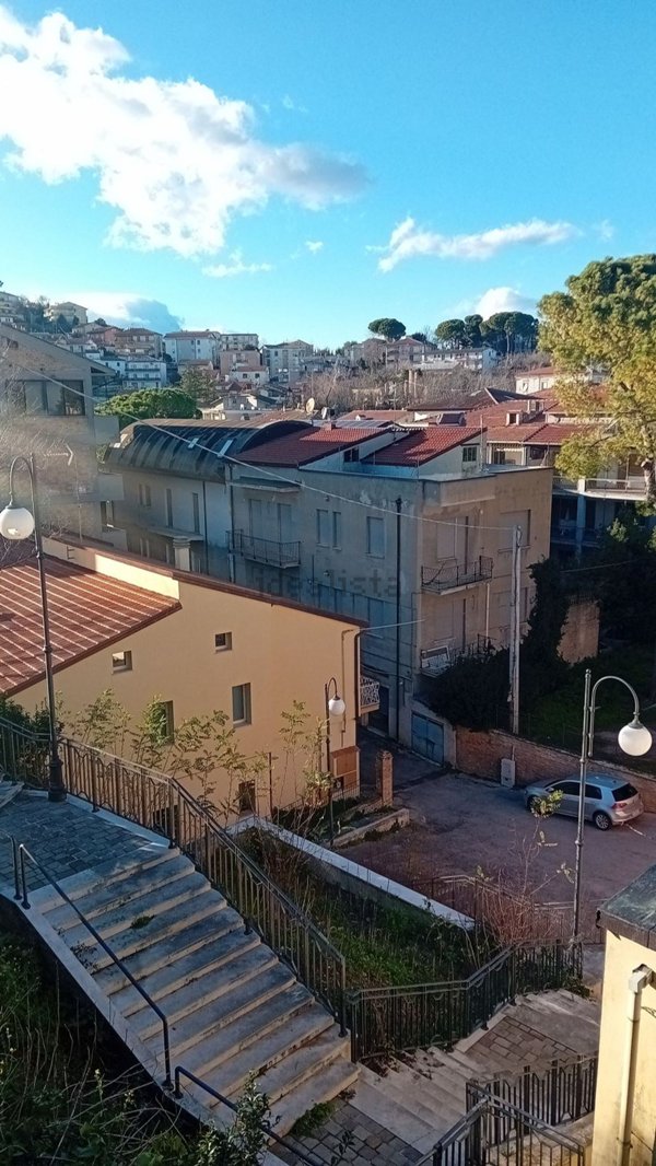 appartamento in vendita a Loreto Aprutino