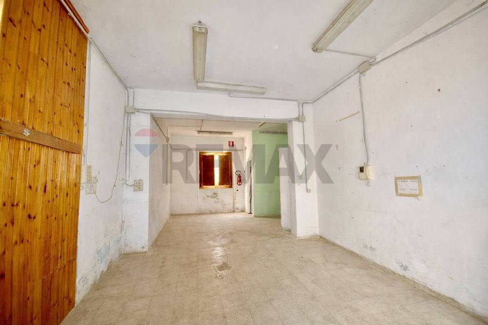 negozio in vendita a Loreto Aprutino