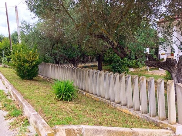 casa indipendente in vendita a Loreto Aprutino