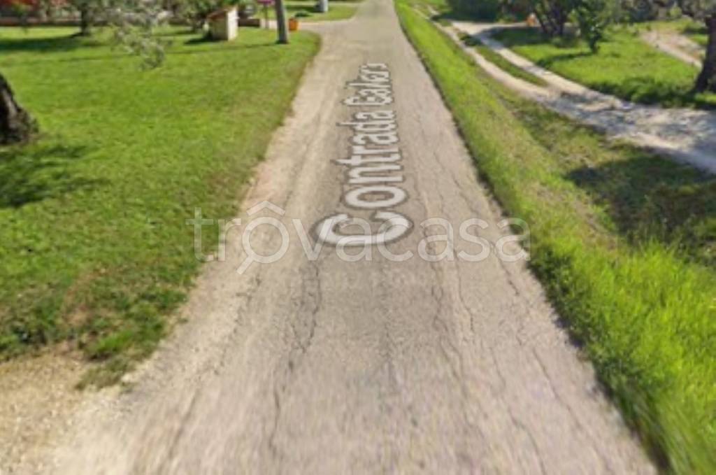 terreno edificabile in vendita a Loreto Aprutino