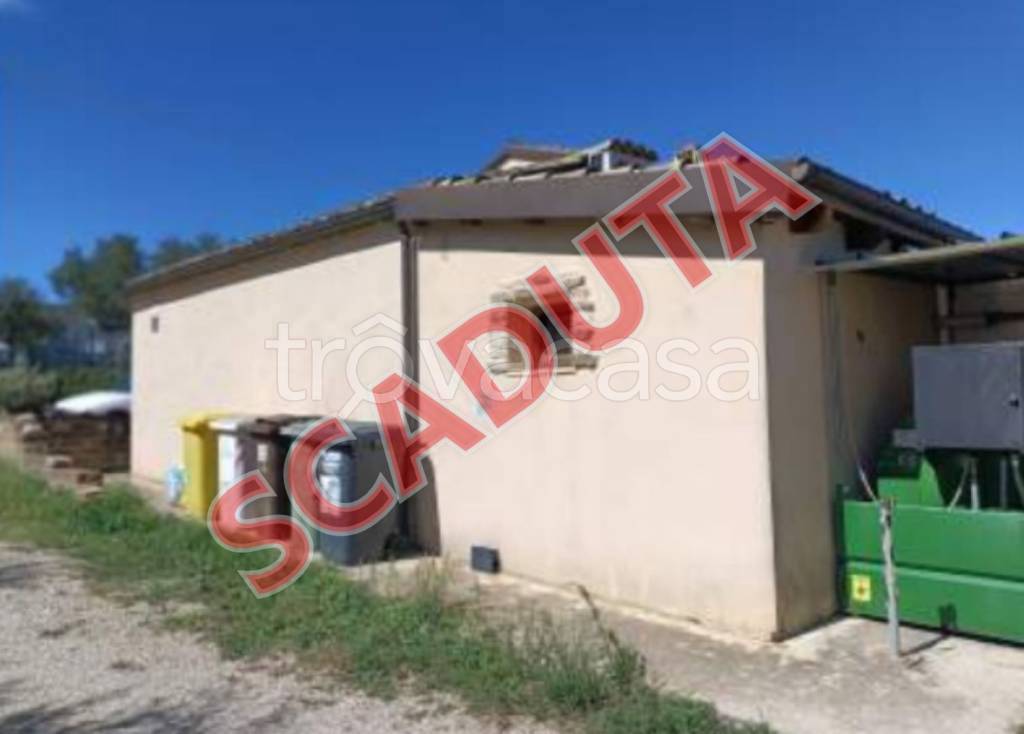 negozio in vendita a Loreto Aprutino