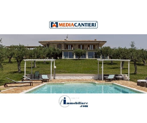 casa indipendente in vendita a Loreto Aprutino in zona Fiume