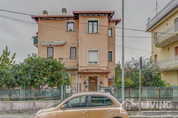 appartamento in vendita a Loreto Aprutino