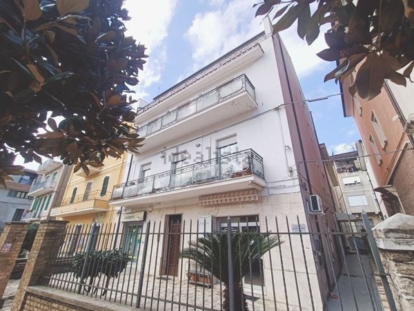 appartamento in vendita a Loreto Aprutino