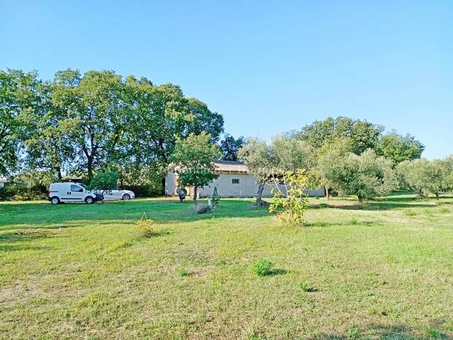 locale di sgombero in vendita a Loreto Aprutino